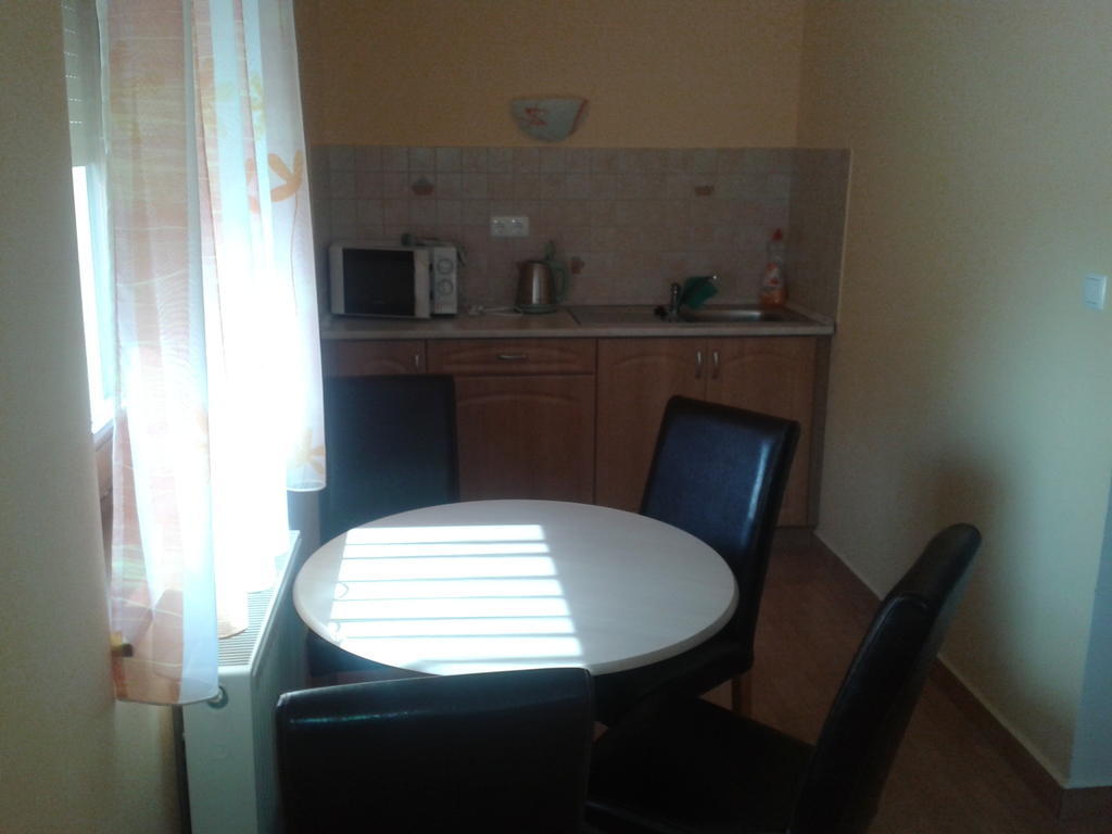 Hatarmenti Vendeghaz Zsira Zimmer foto