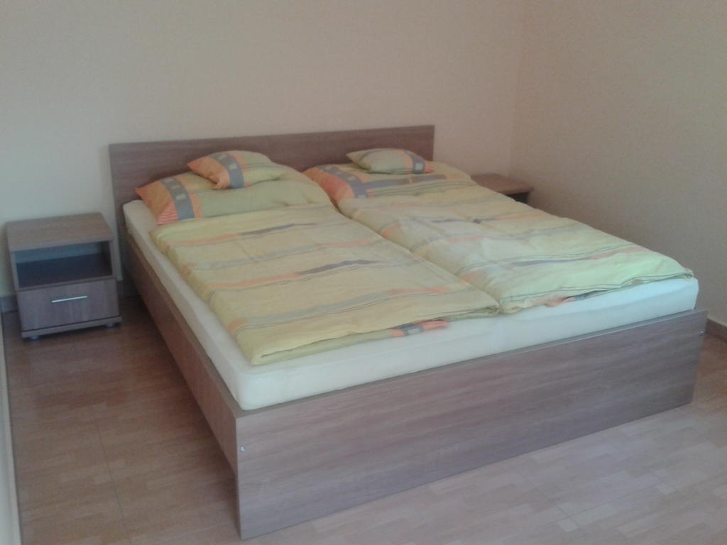 Hatarmenti Vendeghaz Zsira Zimmer foto