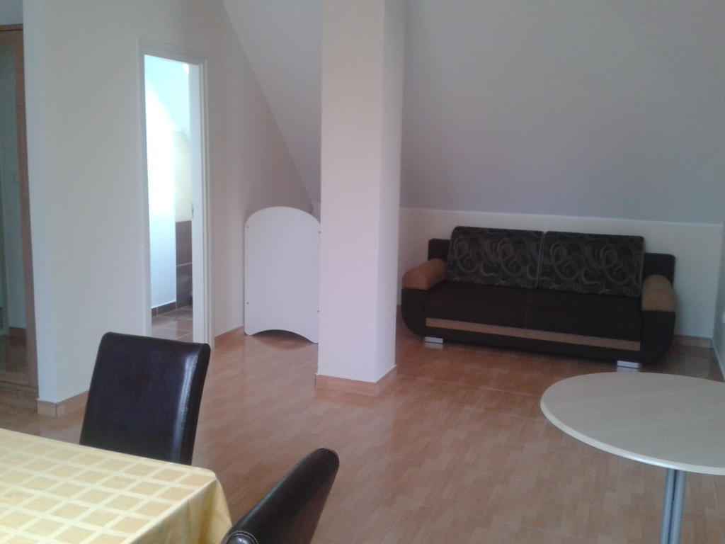 Hatarmenti Vendeghaz Zsira Zimmer foto